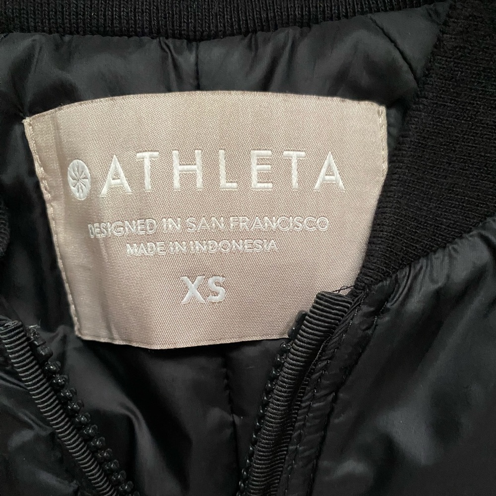 Athleta Black Summit Primaloft Jacket Packable At… - image 5